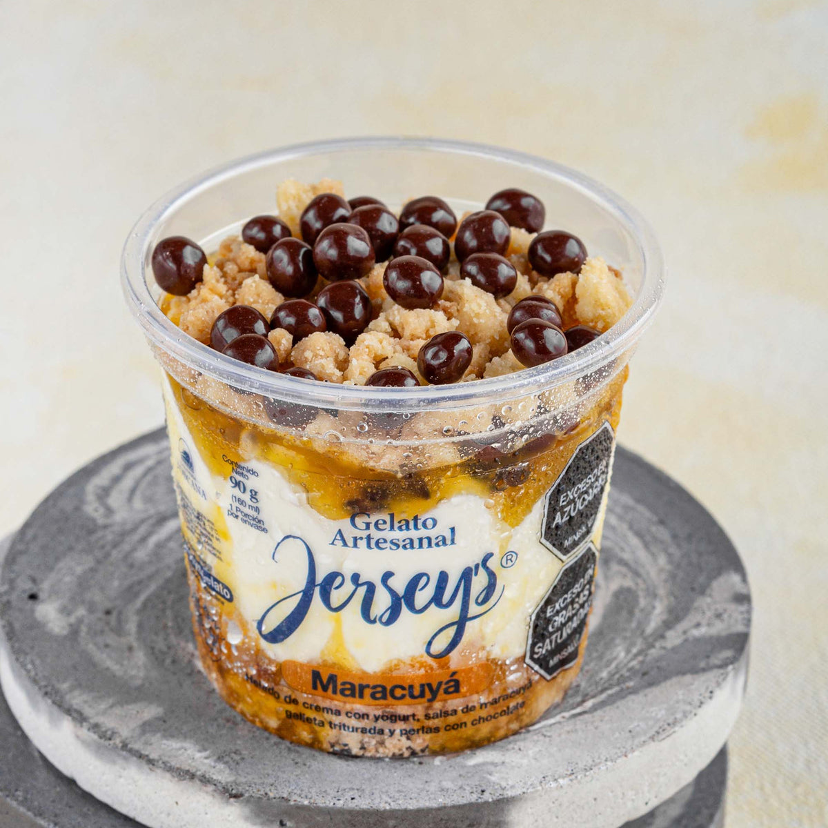 Yogurt con Maracuyá, Galleta y Chocolate